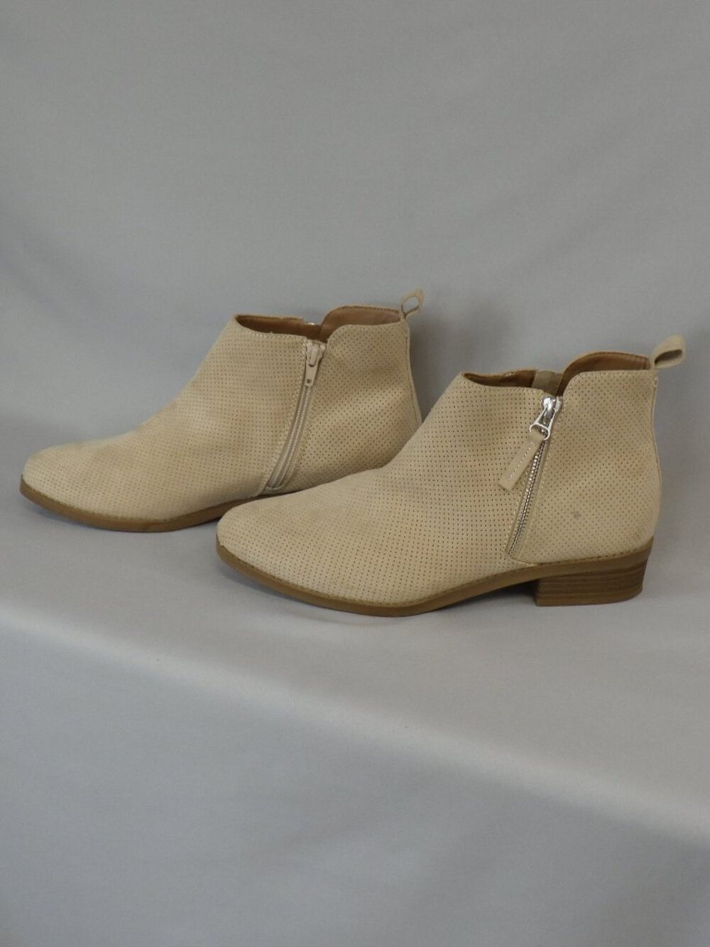 Universal Thread Marlis Perferated Ankle Booties   S26
